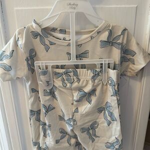 NWT 12 months Copper Pearl Blue Bow Kids Shirt and Shorts Set